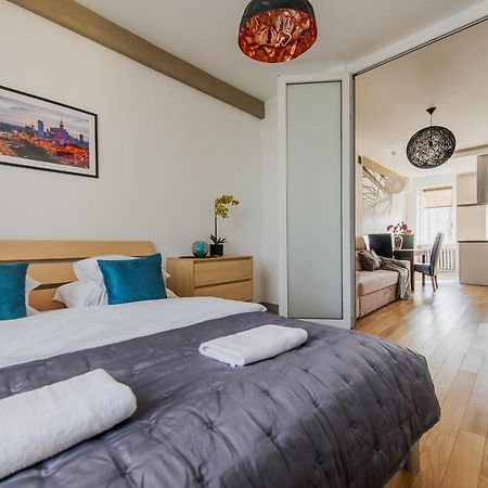 Dworzec Centralny P&O Serviced Apartments Varşovia Exterior foto
