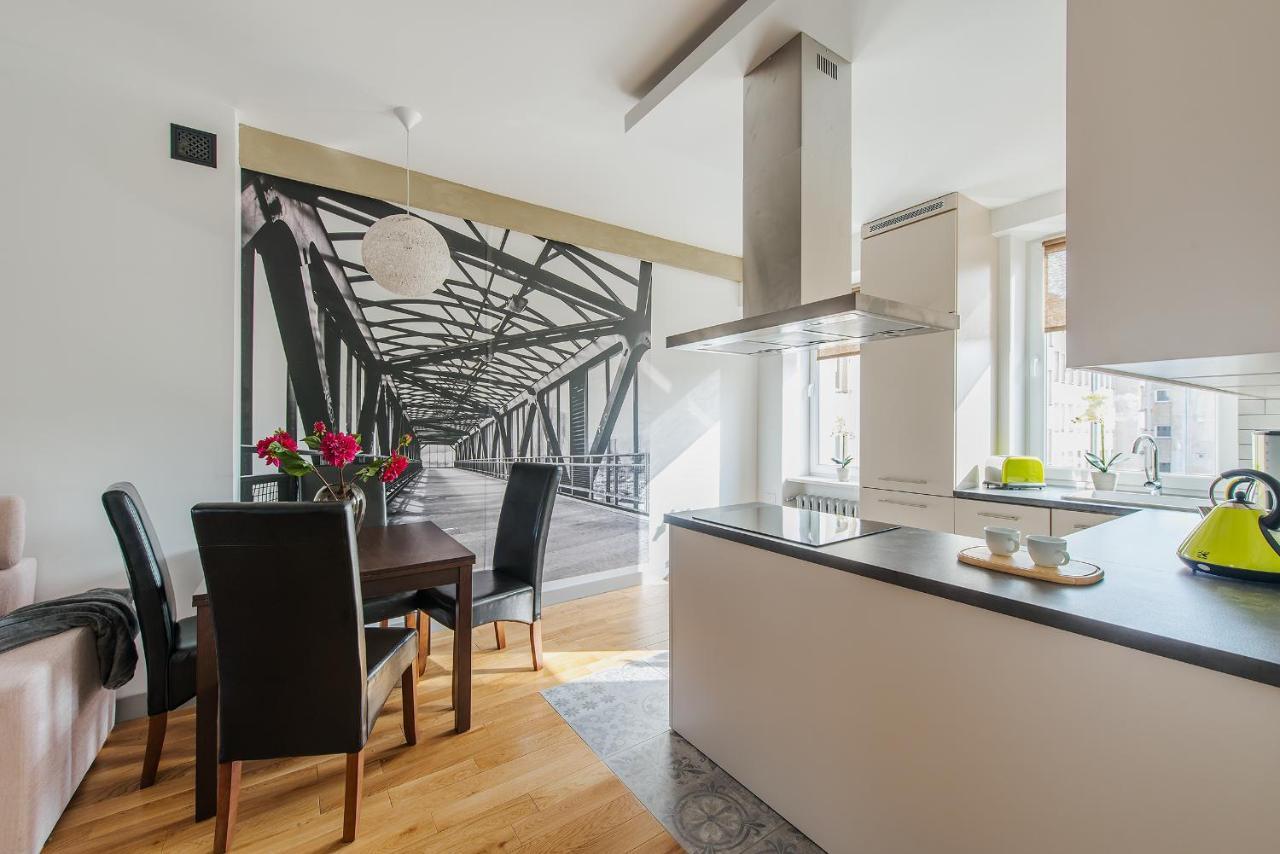 Dworzec Centralny P&O Serviced Apartments Varşovia Exterior foto