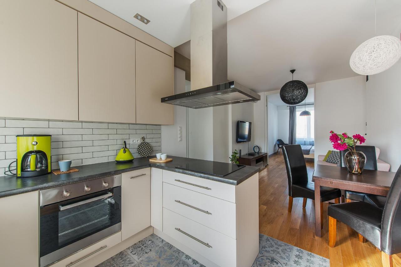 Dworzec Centralny P&O Serviced Apartments Varşovia Exterior foto