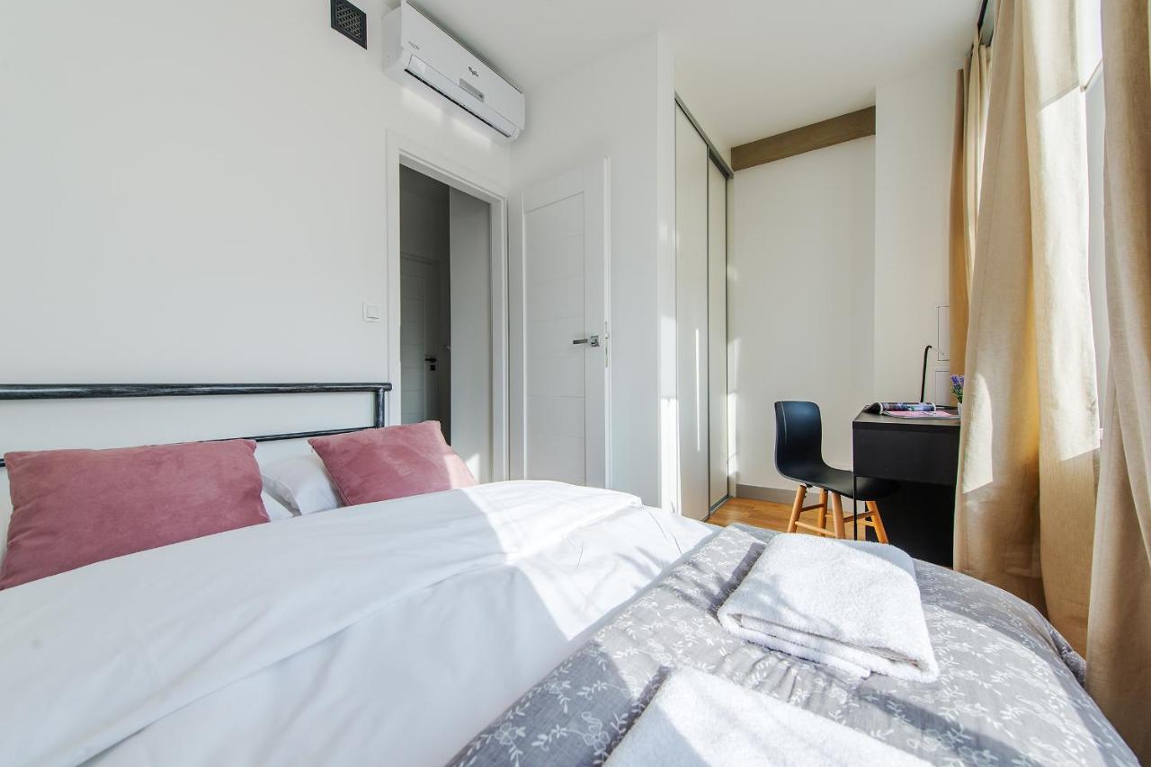 Dworzec Centralny P&O Serviced Apartments Varşovia Exterior foto